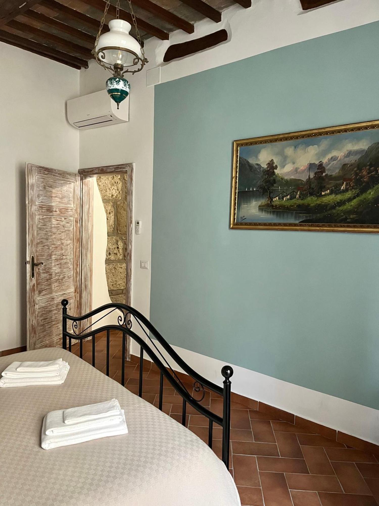 Apartamento Il Girasole Storico Pitigliano Exterior foto
